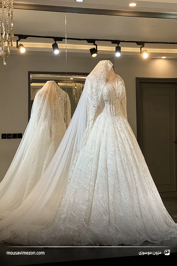 مدل لباس عروس شاین با تور بلند شاین دار