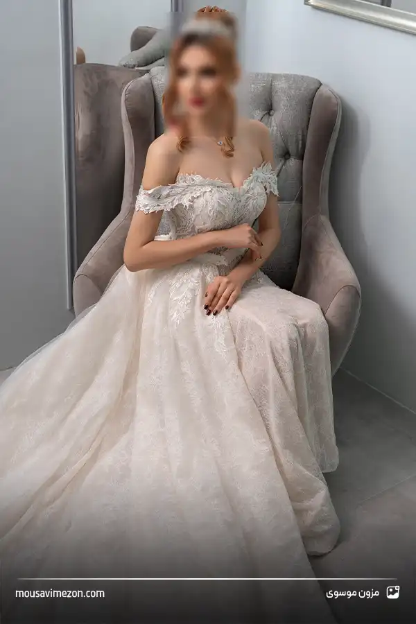 بهترین مدل لباس عروس یقه دلبری